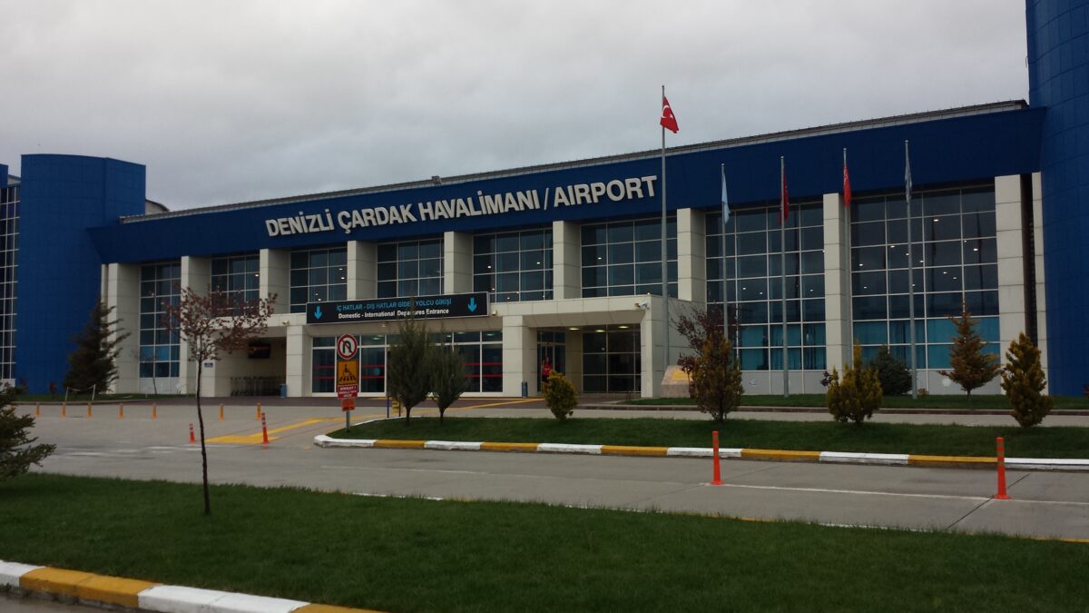 Çardak Havalimanı’ndan Denizli Merkeze Nasıl Gidilir?