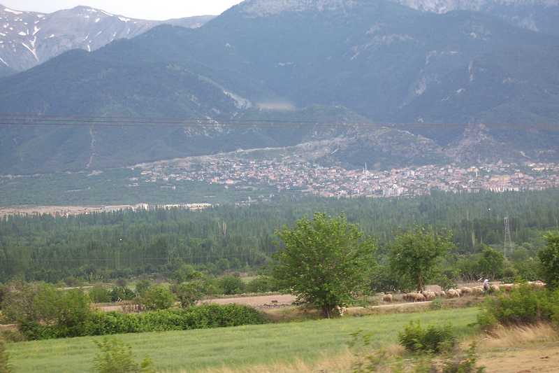 Honaz Dağı Milli Parkı: Ege’nin Zirvesinde Bir Doğa Rotası