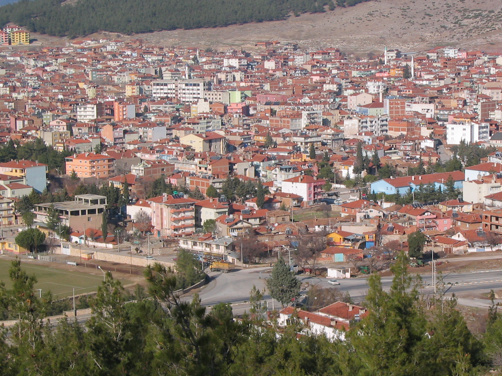 Kızılcabölük'ün bağlı olduğu Tavas ilçesinden genel bir görünüm